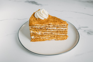 Rebanada de pastel de miel
