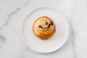 Pastry with vanilla and cranberry filling